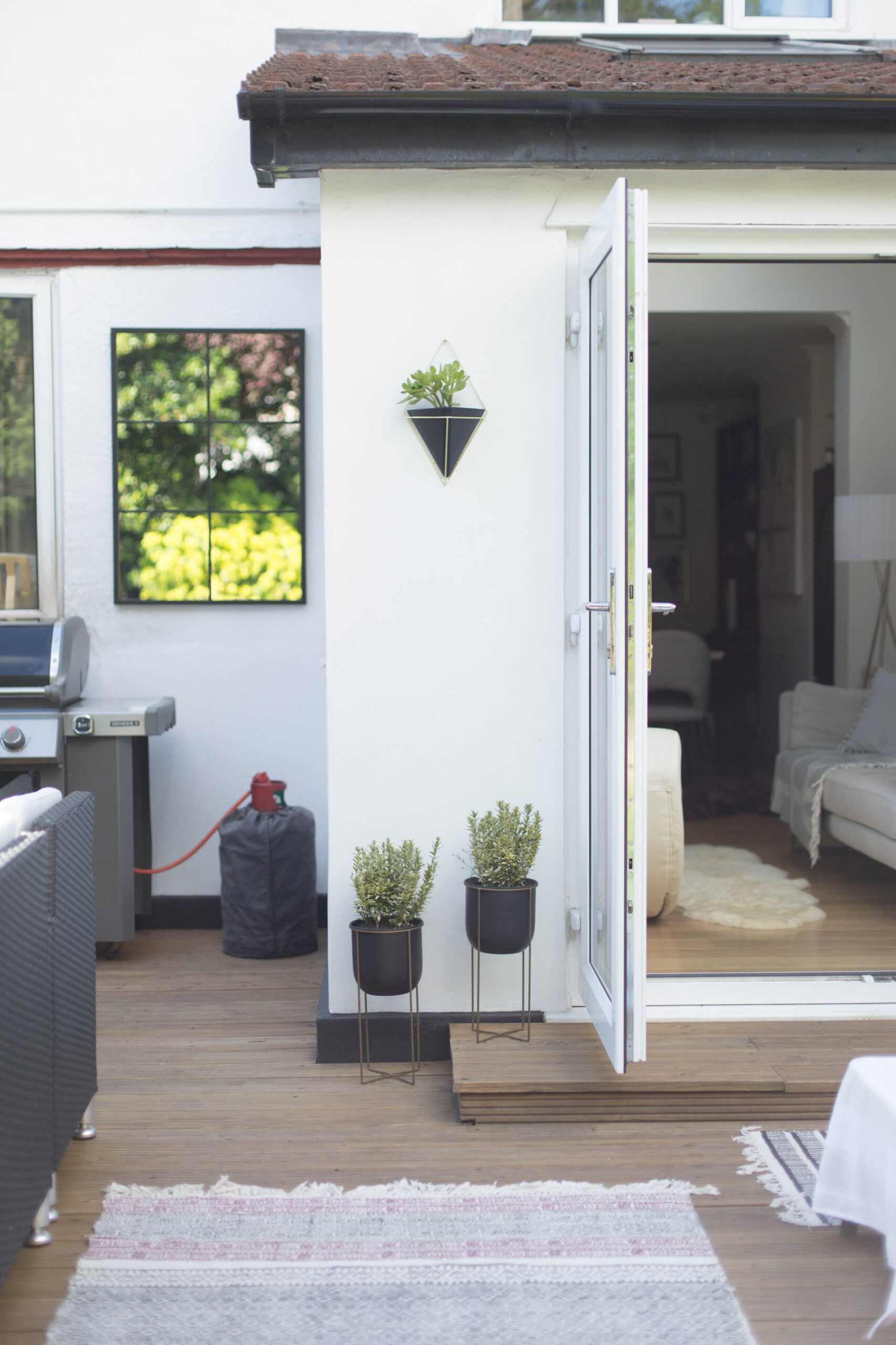BRINGING THE INDOORS OUT - Finnterior Designer