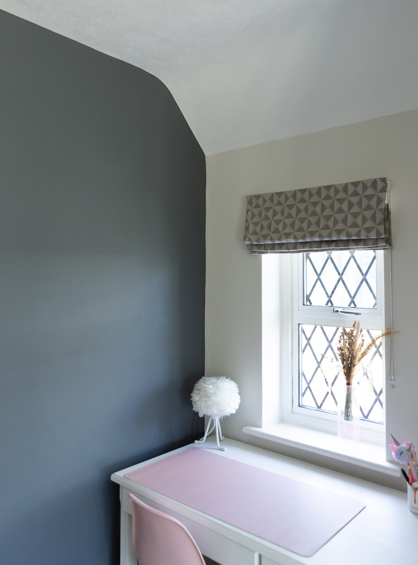 Cleaning the excess moisture off windows to reduce mould