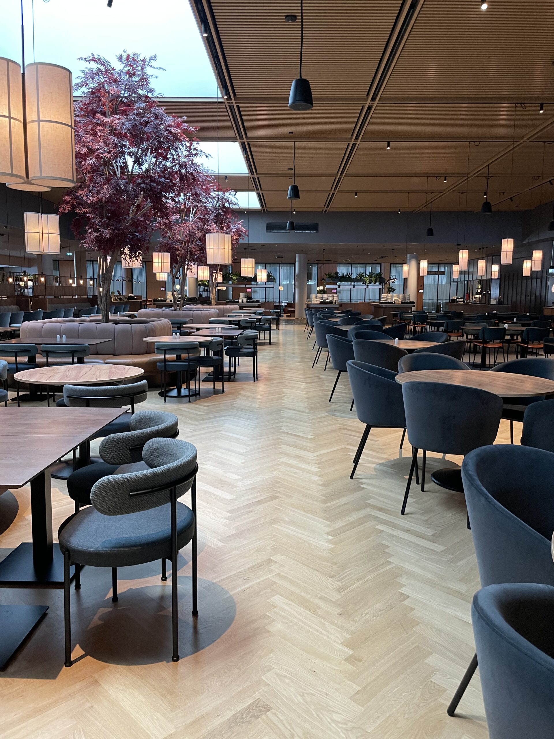  Clarion Helsinki Airport Hotel Breakfast Area