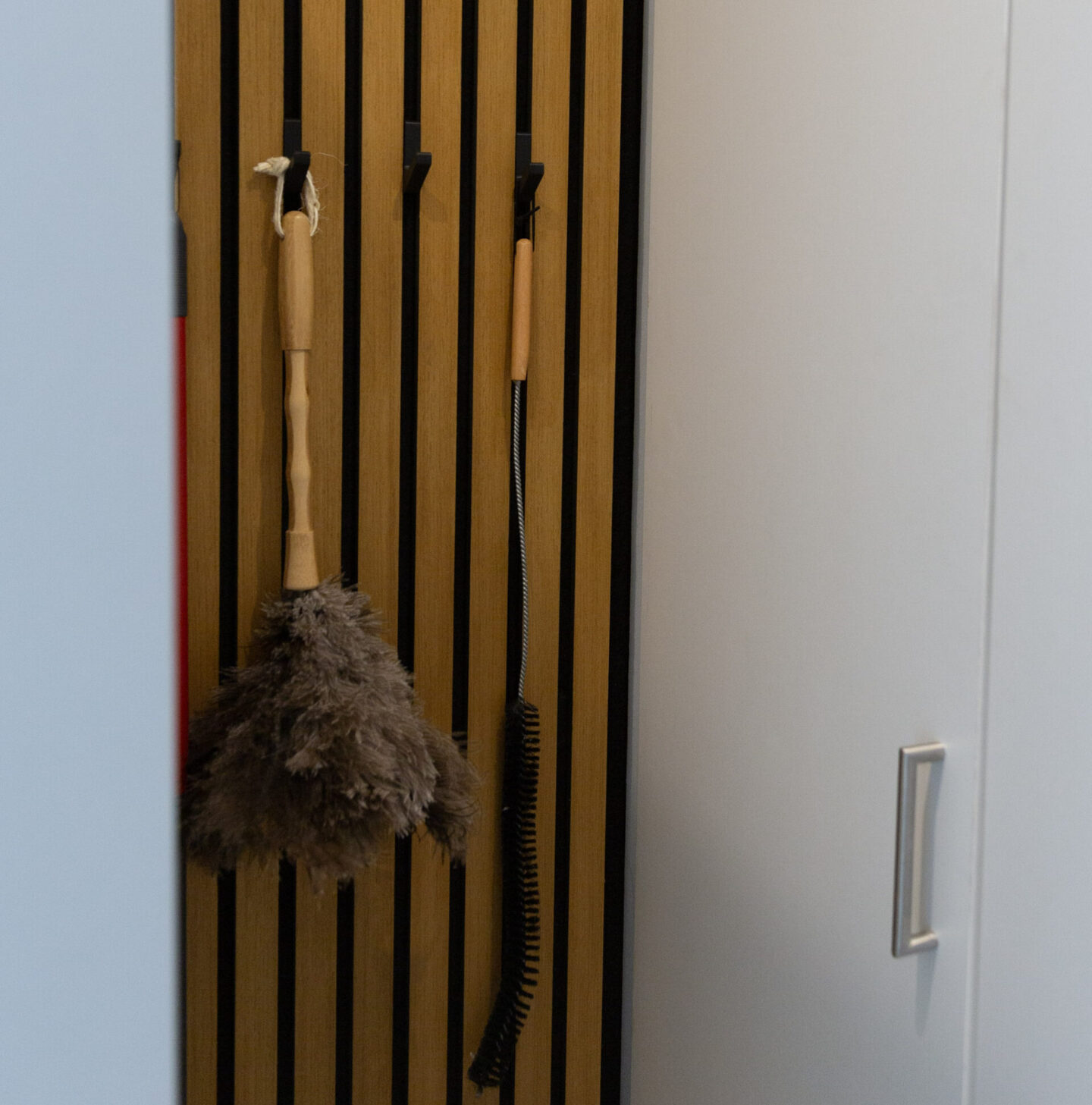 black acoustic panel hooks