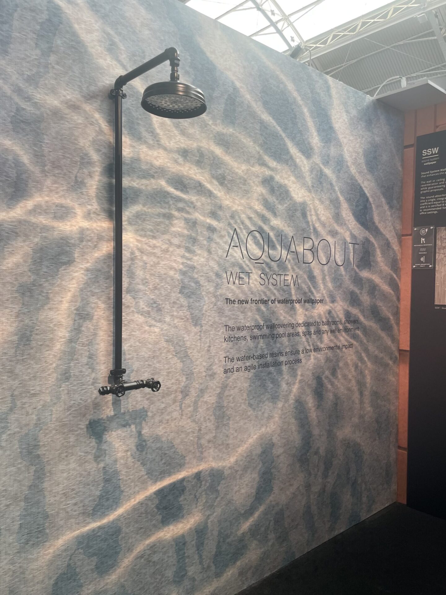 AquaBout Wetsystem Waterproof Wallpaper is suitable for showers and kitchens.